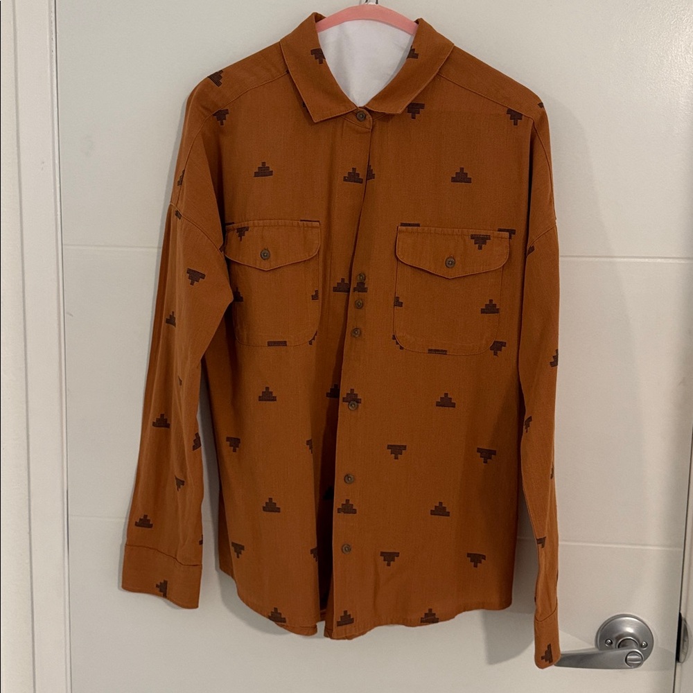 Prana Orange/Tan Shirt with Black Accents
